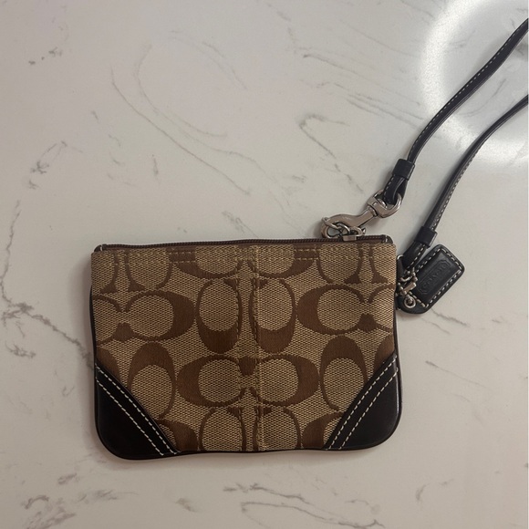 Coach Vintage Wristlet- EUC - Picture 7 of 13